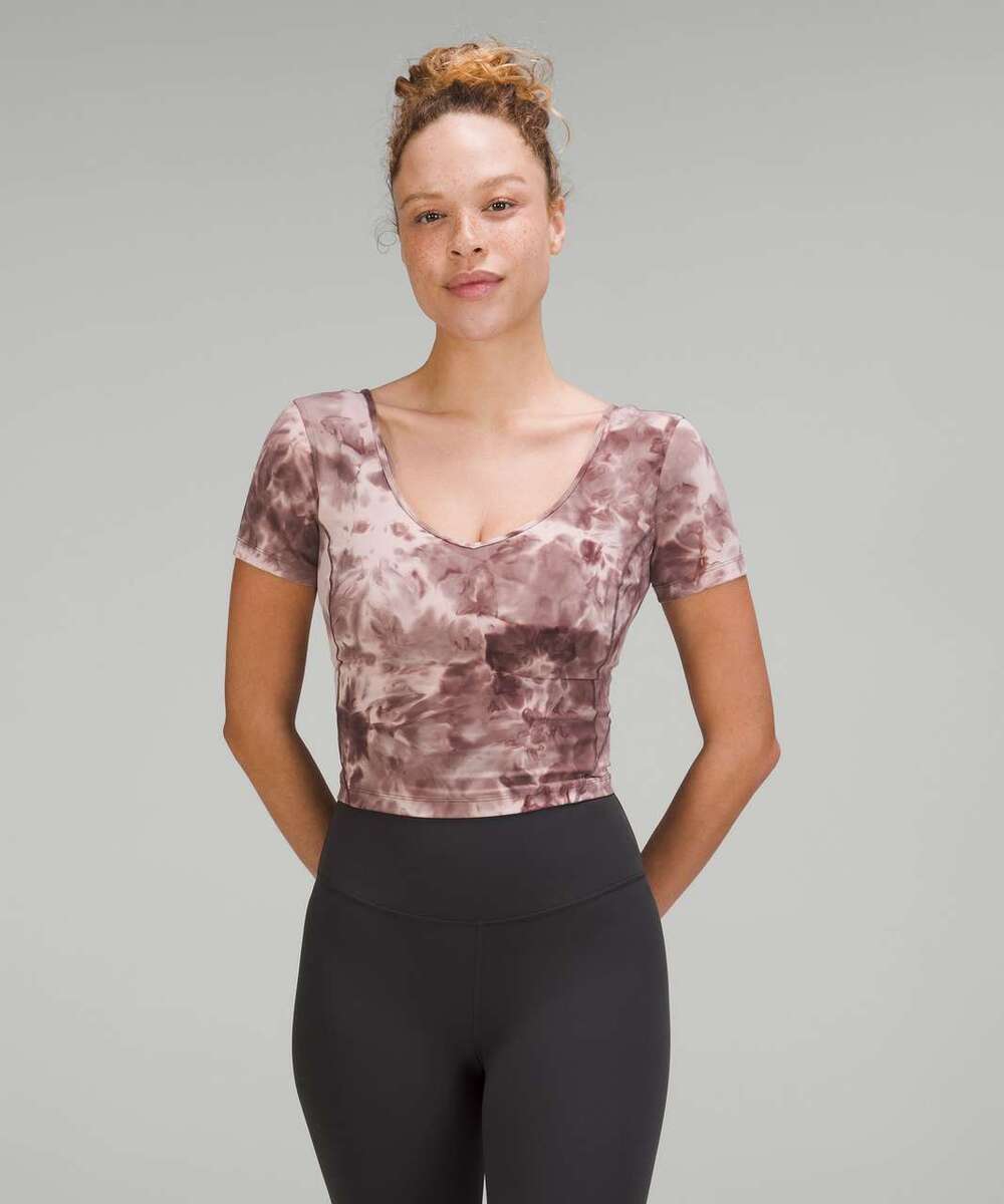 Lululemon Align T-Shirt Size 6 EUC. Diamond Dye Mink Bery Lunar Rock Shadow Grey